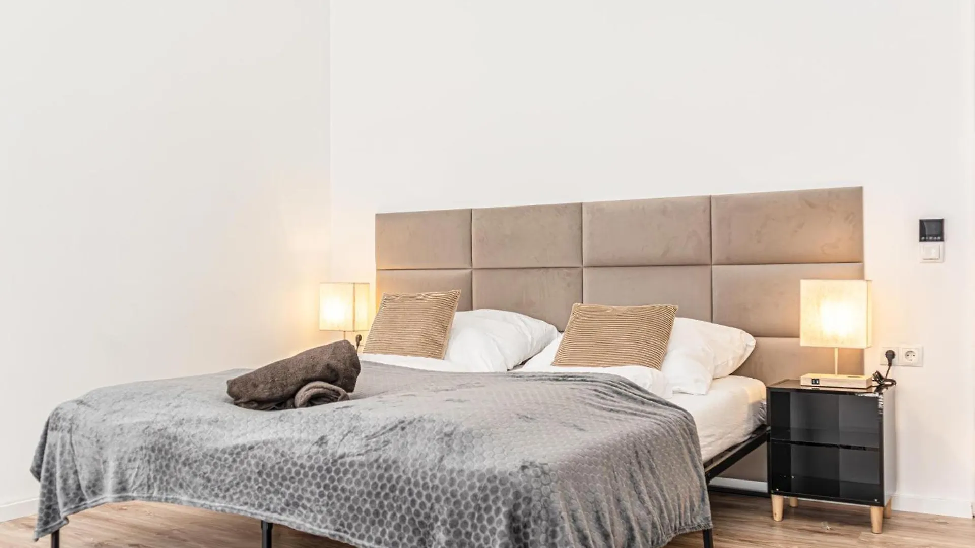 Past Meets Present - 1Br Apt Near Westbahnhof Vienna Apartment