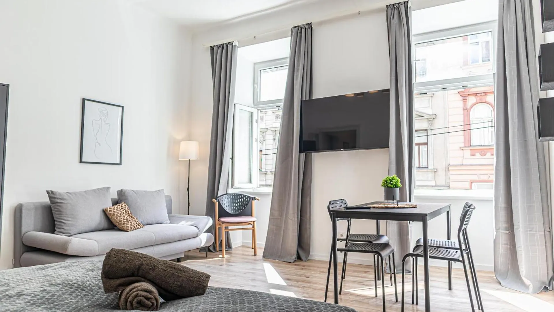 Past Meets Present - 1Br Apt Near Westbahnhof Vienna Apartment