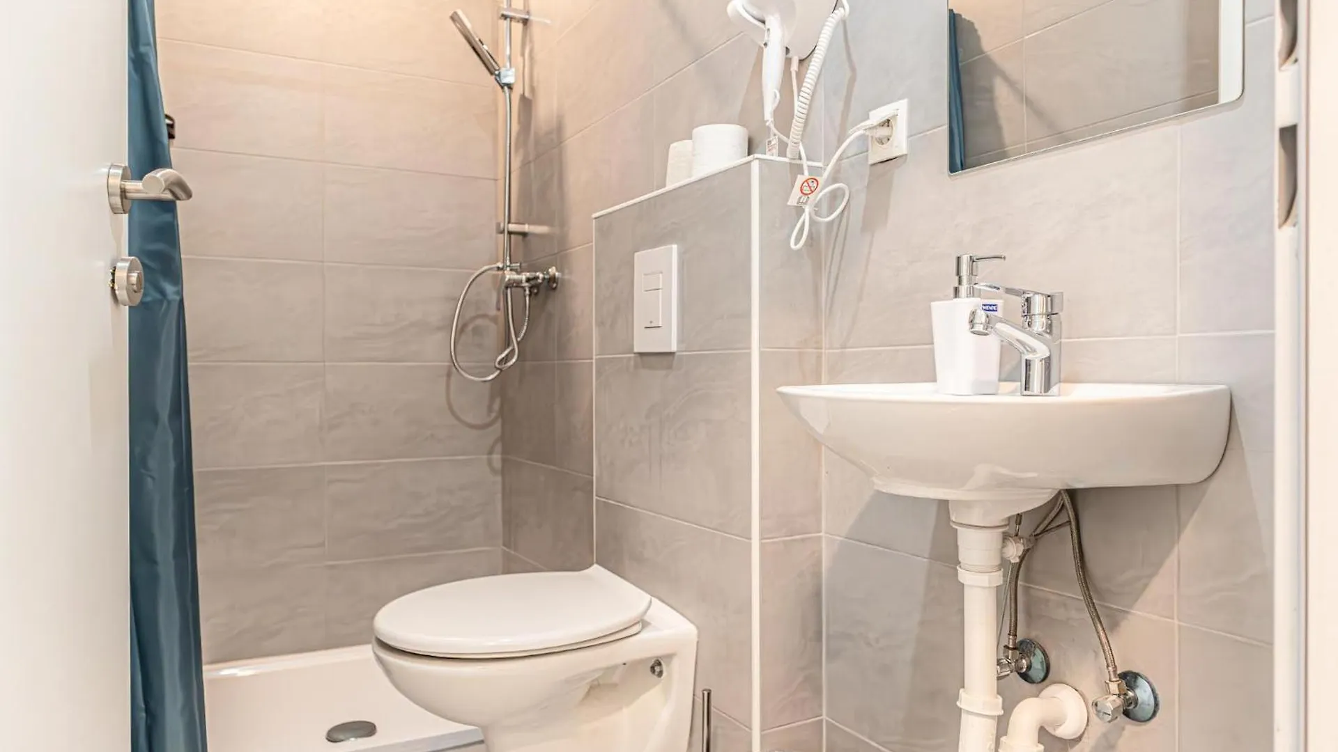 Past Meets Present - 1Br Apt Near Westbahnhof Vienna Apartment