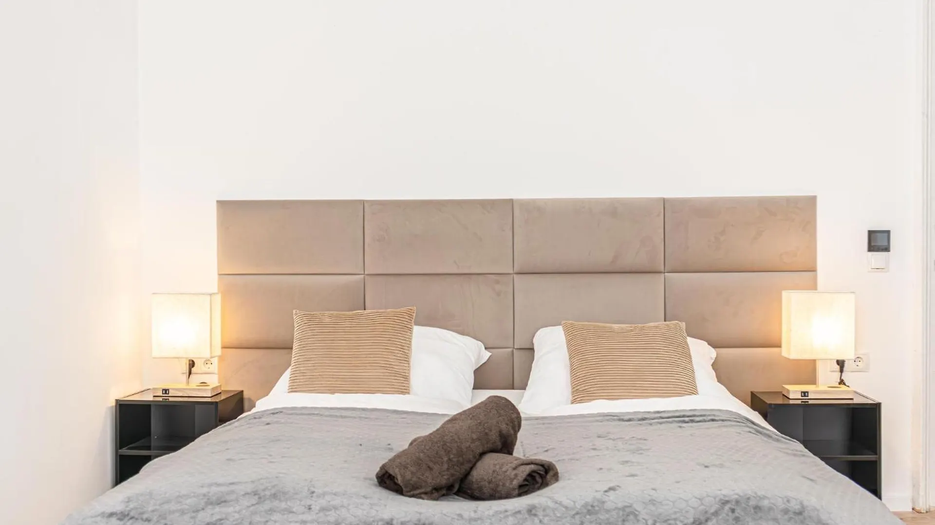 Past Meets Present - 1Br Apt Near Westbahnhof Vienna 0*,